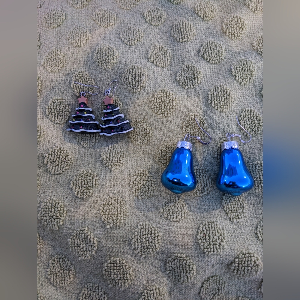 Women's earrings (set of 2)